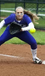A big weekend by Anna Edwards helped Northwestern achieve a sweep of Illinois and a berth in the NCAA Championship field.