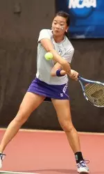 Belinda Niu outlasted Mallory Burdette in a lengthy second set, 7-6 (4).