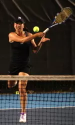 Belinda Niu won twice on Friday to advance to the singles draw championships.