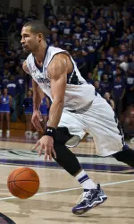 Drew Crawford posted 25 points and 11 rebounds in his return to the Wildcats' liineup.