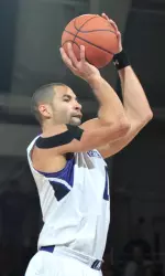 Drew Crawford will serve as a team captain for the second consecutive season.