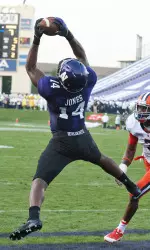 Christian Jones was part of a downfield passing attack that allowed Northwestern to build a 34-7 halftime lead on Syracuse.