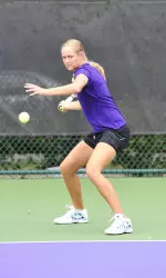 Veronica Corning knocked off No. 56 Ruth Seaborne of Iowa in the day's most competitive match.