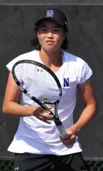 Lok Sze Leung went 2-0 on Saturday to advance to the final round of her draw.