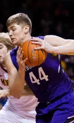 Gavin Skelly had three blocked shots in only eight minutes of action at Minnesota on Wednesday.