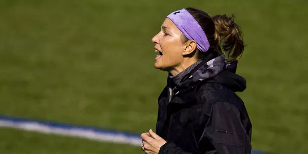 Kelly Amonte Hiller vs. Louisville