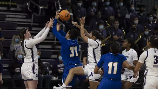 Veronica Burton Blocks a Gaucho