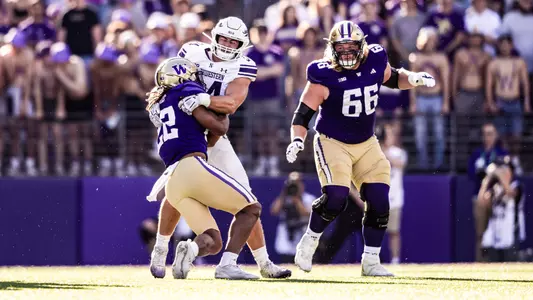 September 21, 2024, Seattle, WA: A game between Northwestern Football and Washington at Husky Stadium in Seattle, WA on Saturday, September 21, 2024. (Photo by Ryan Kuttler/Northwestern Athletics)
