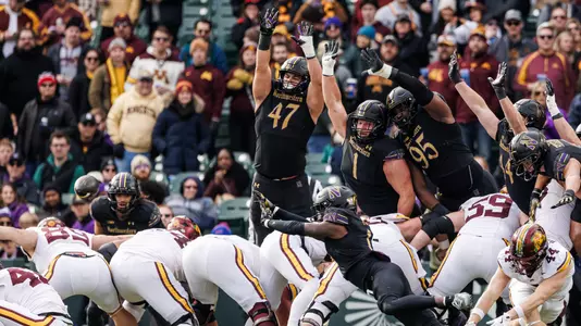 November 22, 2025, Chicago, IL: A game between Northwestern Football and Minnesota at Wrigley Field in Chicago, IL on Saturday, November 22, 2025. (Photo by Griffin Quinn/Northwestern Athletics)