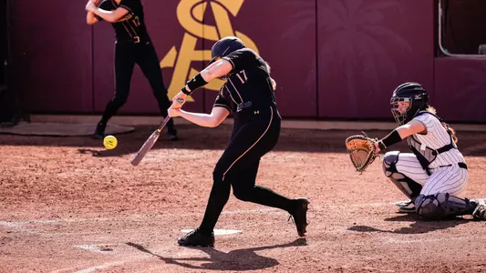 emma raye Photo by Arianna Grainey//Casteel Baseball