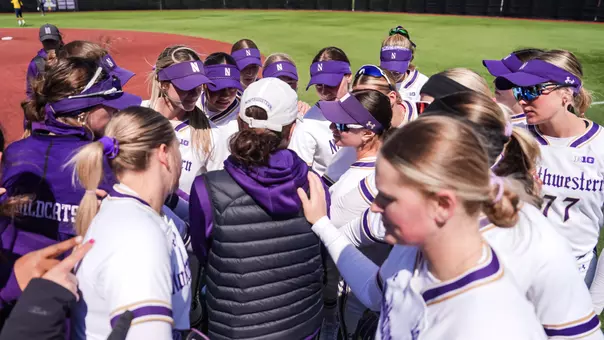 softball team huddle