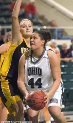 Women's Hoops Drops 69-52 Decision to UNC-Greensboro Image