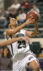 Women's Hoops Edged by Western Illinois, 69-59 Image