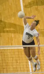 Bobcat Volleyball Opens Weekend with Two Wins Image