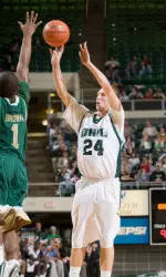 Men's Basketball Opens Season With 74-55 Win Over William & Mary Image