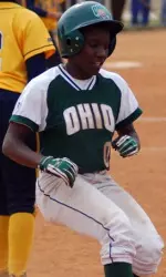 Softball Routs Fairfield, 13-4 Image