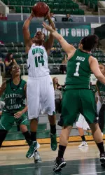 `Cats Can't Claw past Eagles, Fall 63-53 Image
