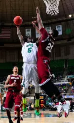 No. 22/20 UMass Knocks Off Ohio, 83-71 Image