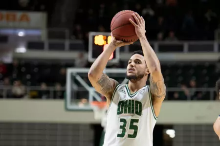 Dartis Ties Ohio Career Three-Point Record; Bobcats Fall to Ball State on the Road Image