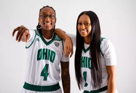 Hooks and Johnson Named to Becky Hammon Midseason Mid-Major Player of the Year Watch List Image