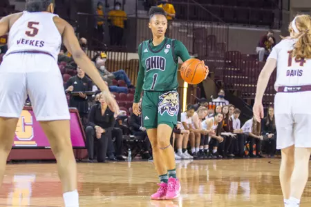hooks dribbles up court