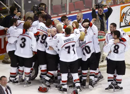 Men’s Hockey Wins CCHA Championship with 4-2 Victory over Michigan