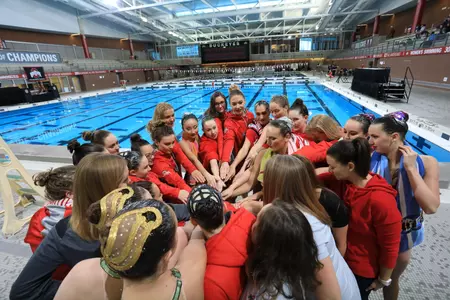 Synchronized Swimming Welcomes Eight Freshmen Into the Program