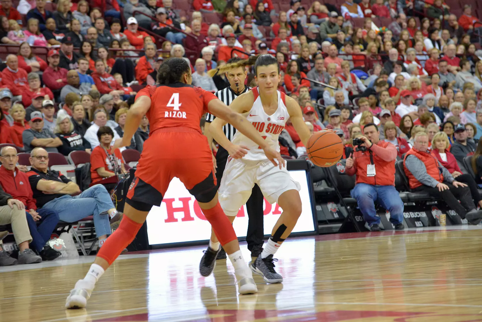 Buckeyes Hold off Bearcats 69-56