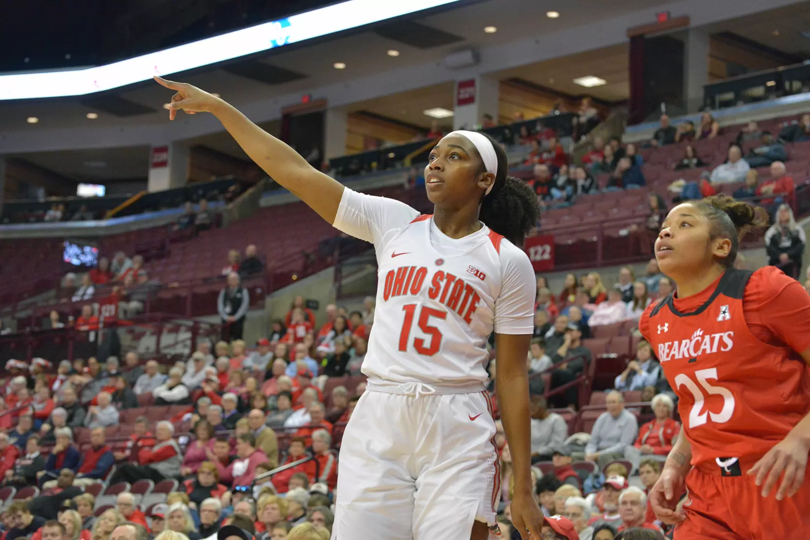 Buckeyes Hold off Bearcats 69-56