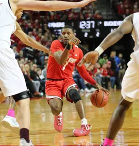 Buckeyes Outlast Huskers, 70-60, in Lincoln