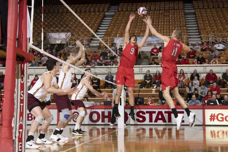 Lentin and Bates with 2021 U.S. Collegiate Beach National Team