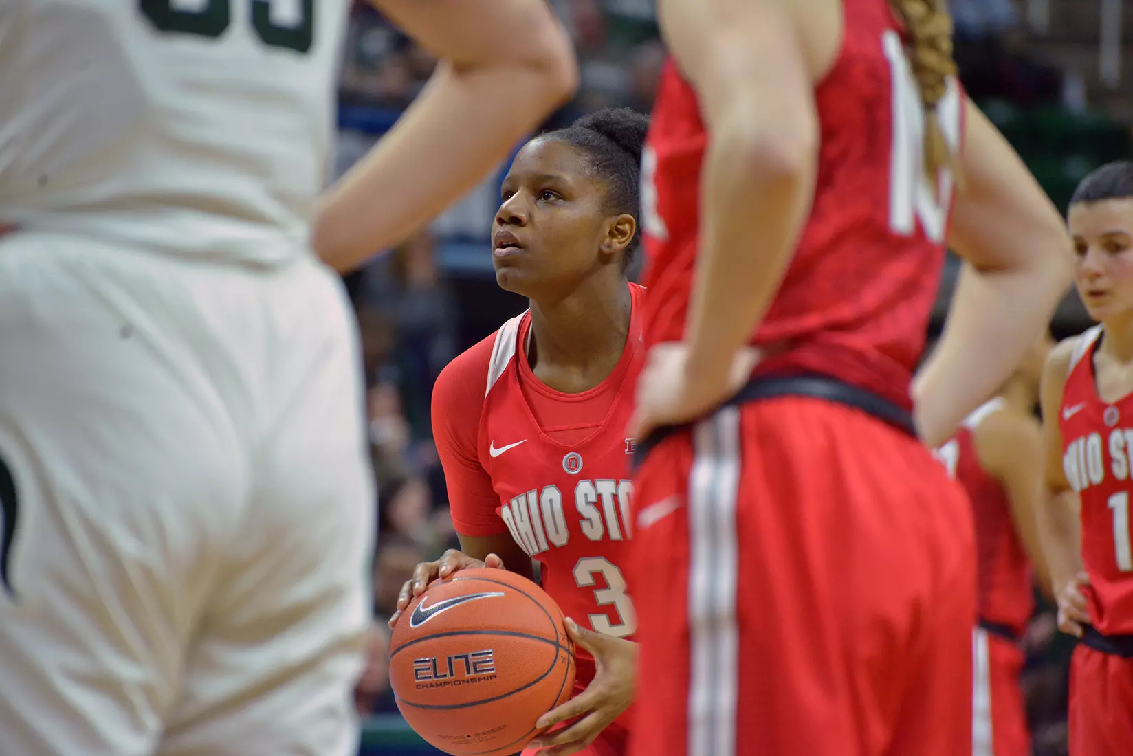 Buckeyes Stun Spartans, Win Third in a Row