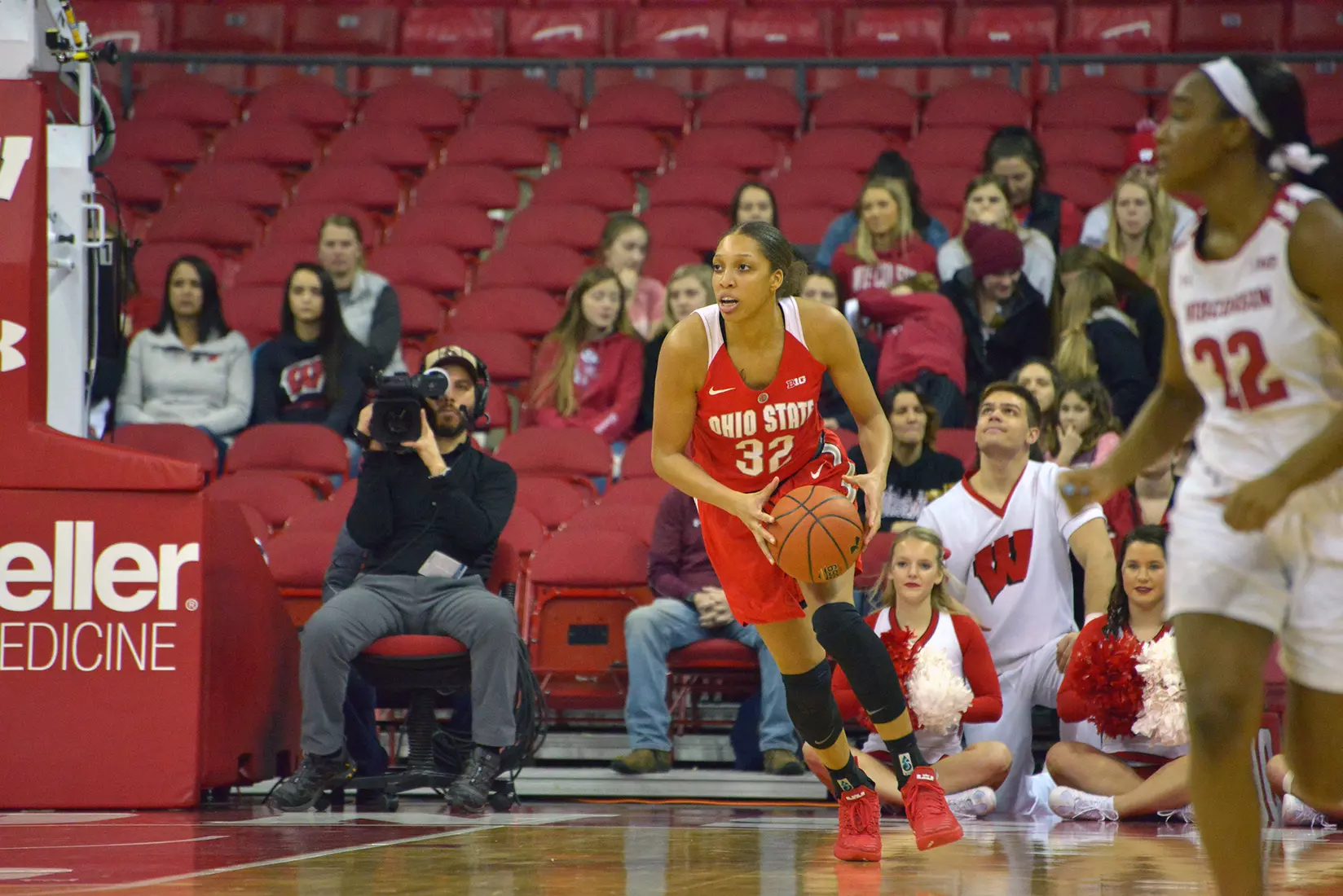 Grande Scores 17 and Buckeyes Win Fourth in a Row