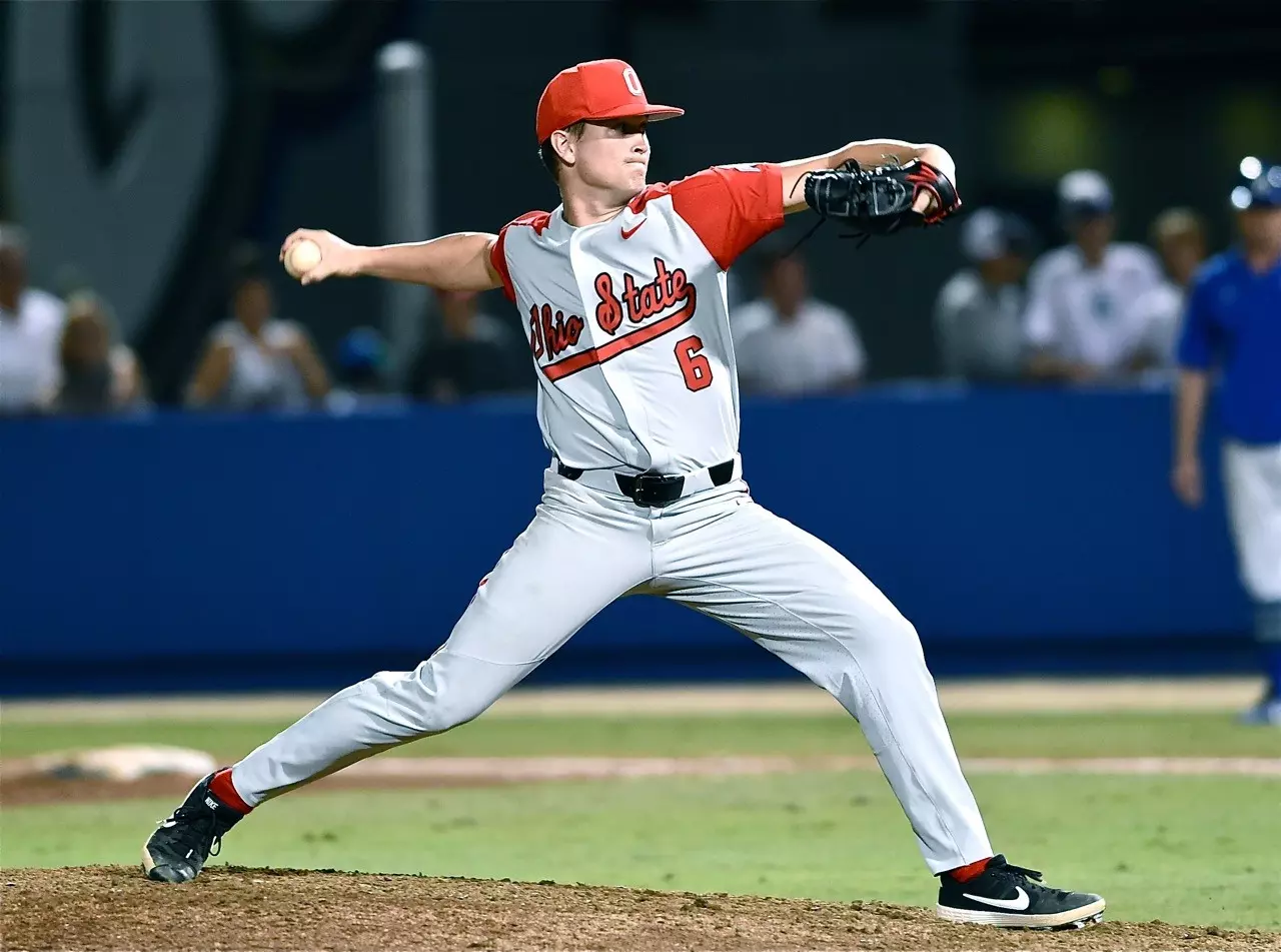 Gray Wins Series with 8-5 Victory over Scarlet