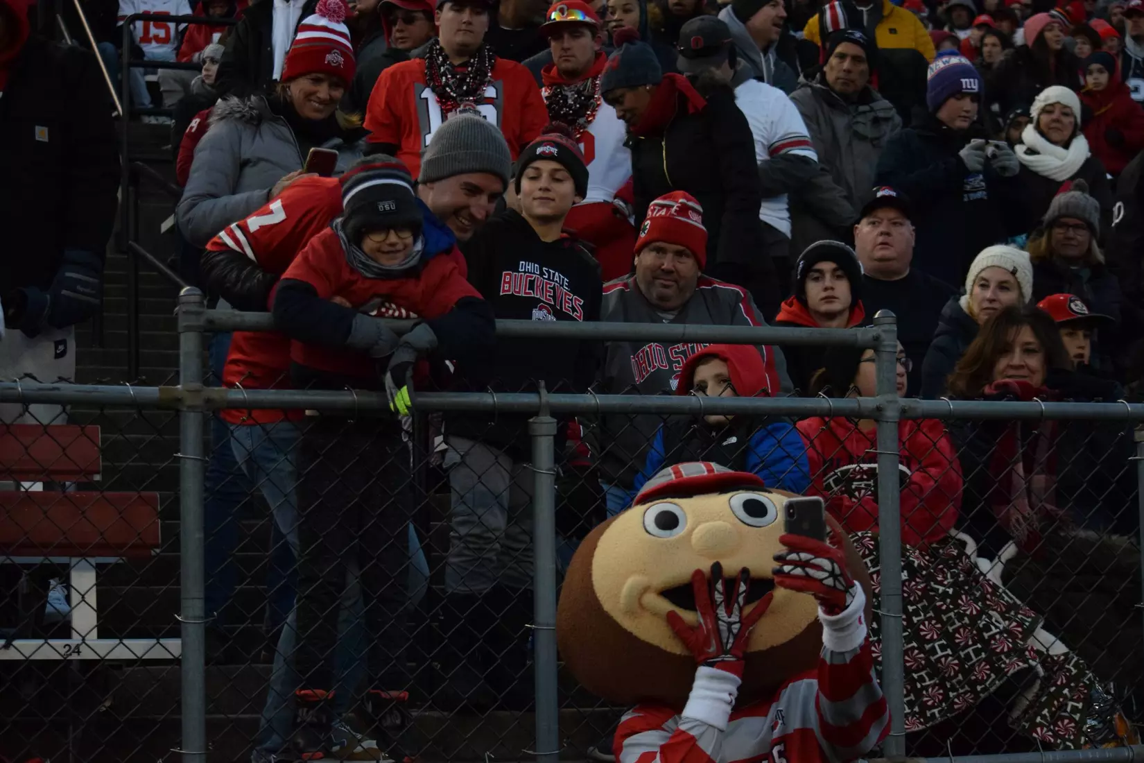 Buckeyes roll to win No. 10 at Rutgers