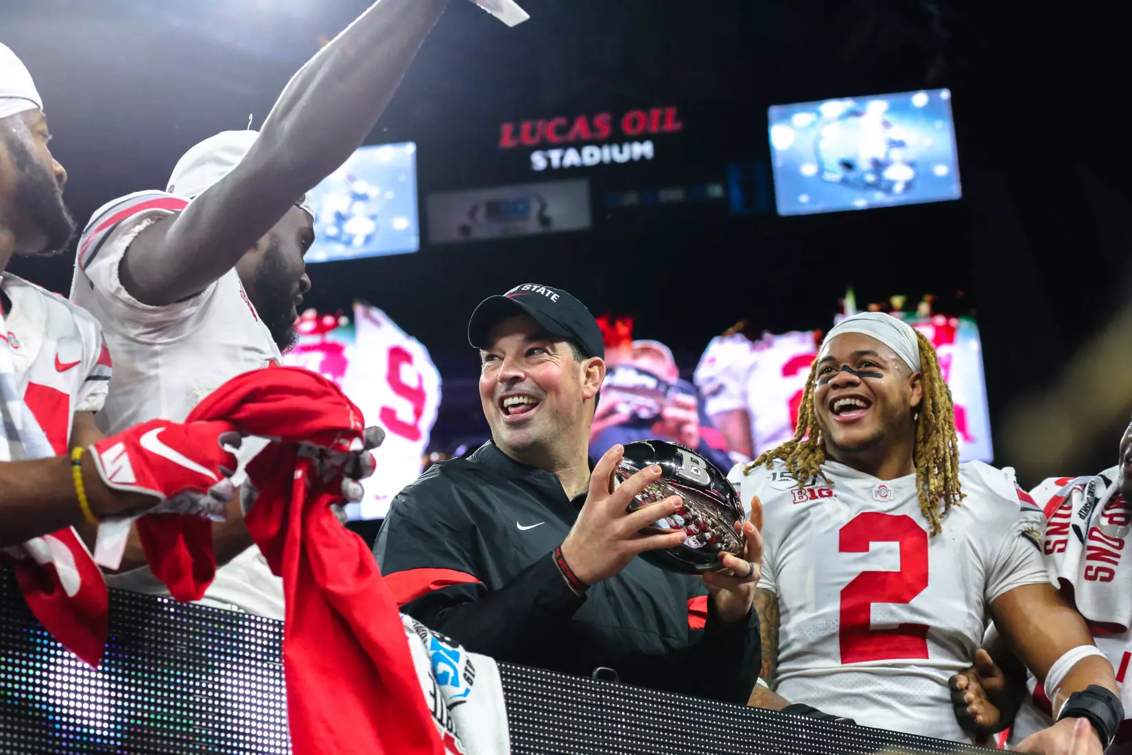 ??????Buckeyes Battle by Badgers for B1G 3-peat