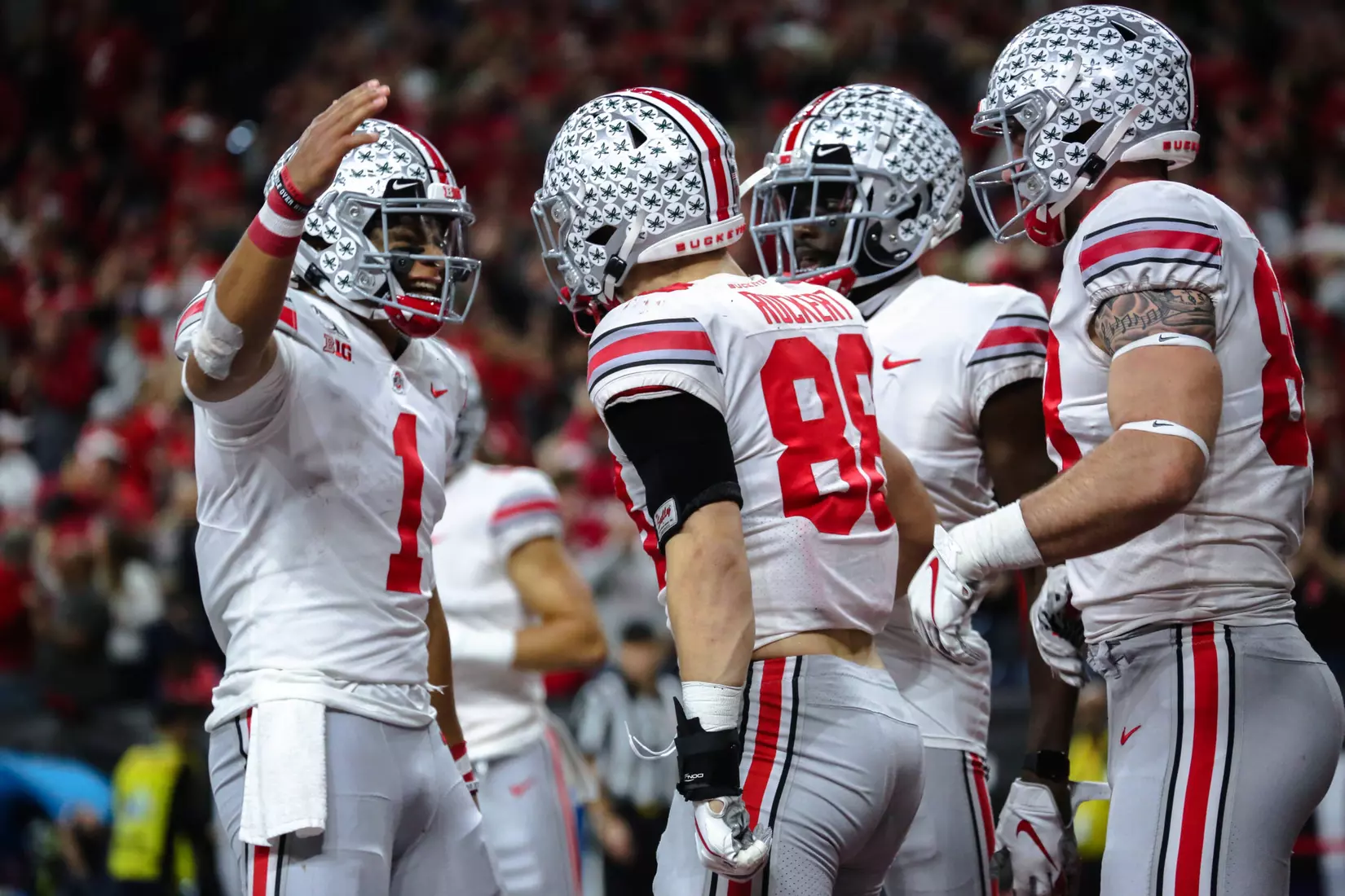 ??????Buckeyes Battle by Badgers for B1G 3-peat