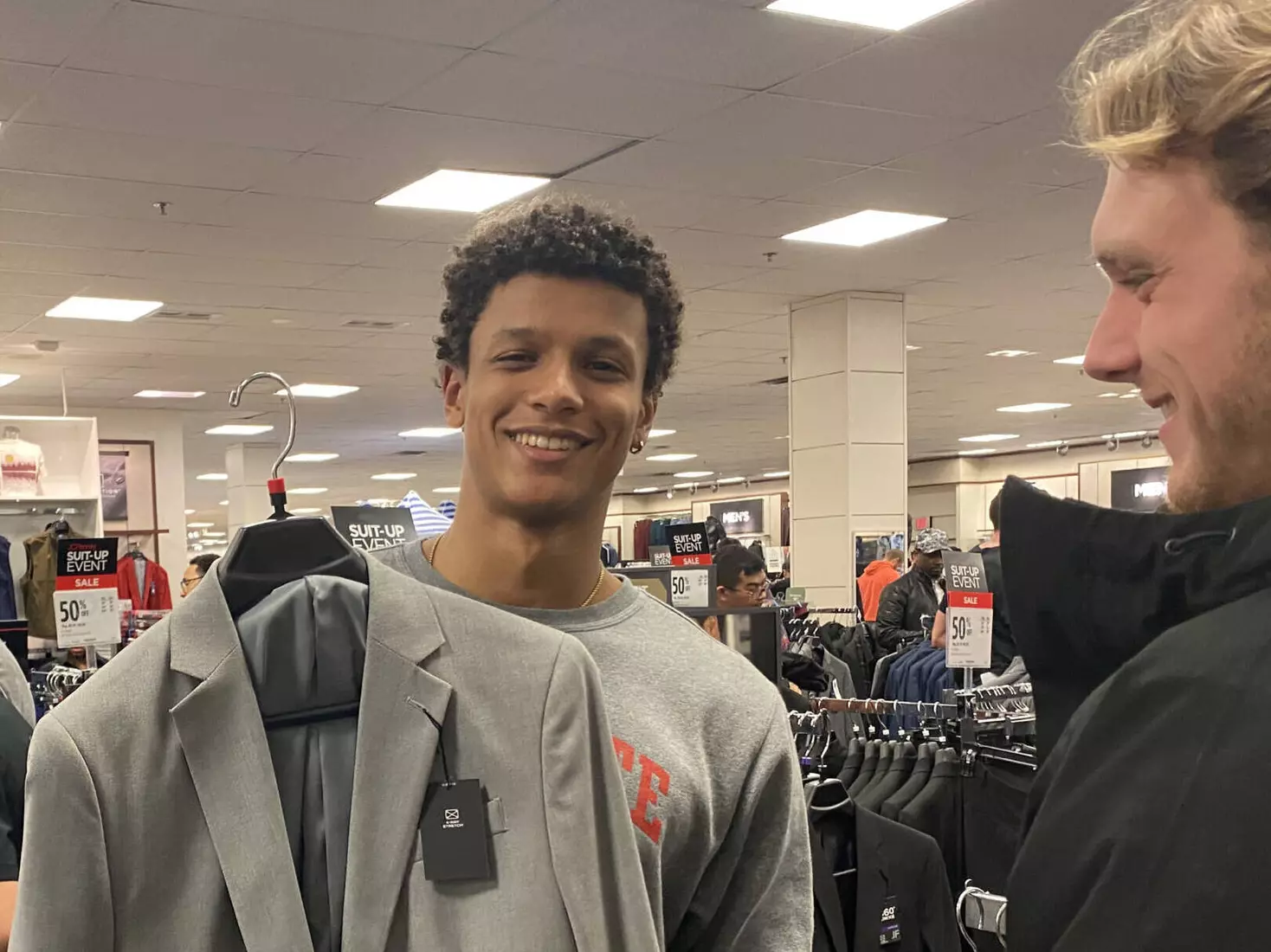 Student-Athletes (Business) Suit Up at Dress to Impress Event