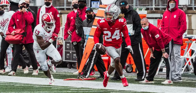 Davis, Wade are First-Team Associated Press All-Americans