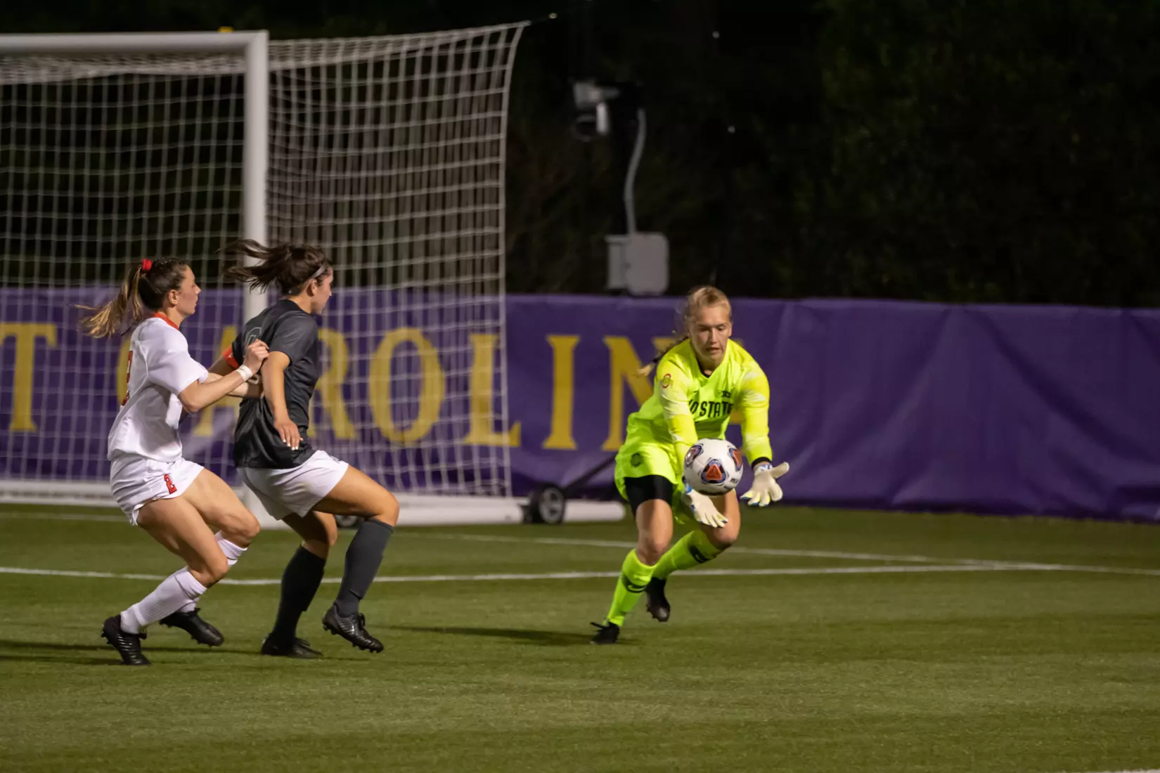 Buckeyes Advance in NCAA Tournament with 5-1 Win