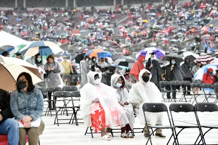 21 From Swimming & Diving Teams Graduate at Ohio Stadium