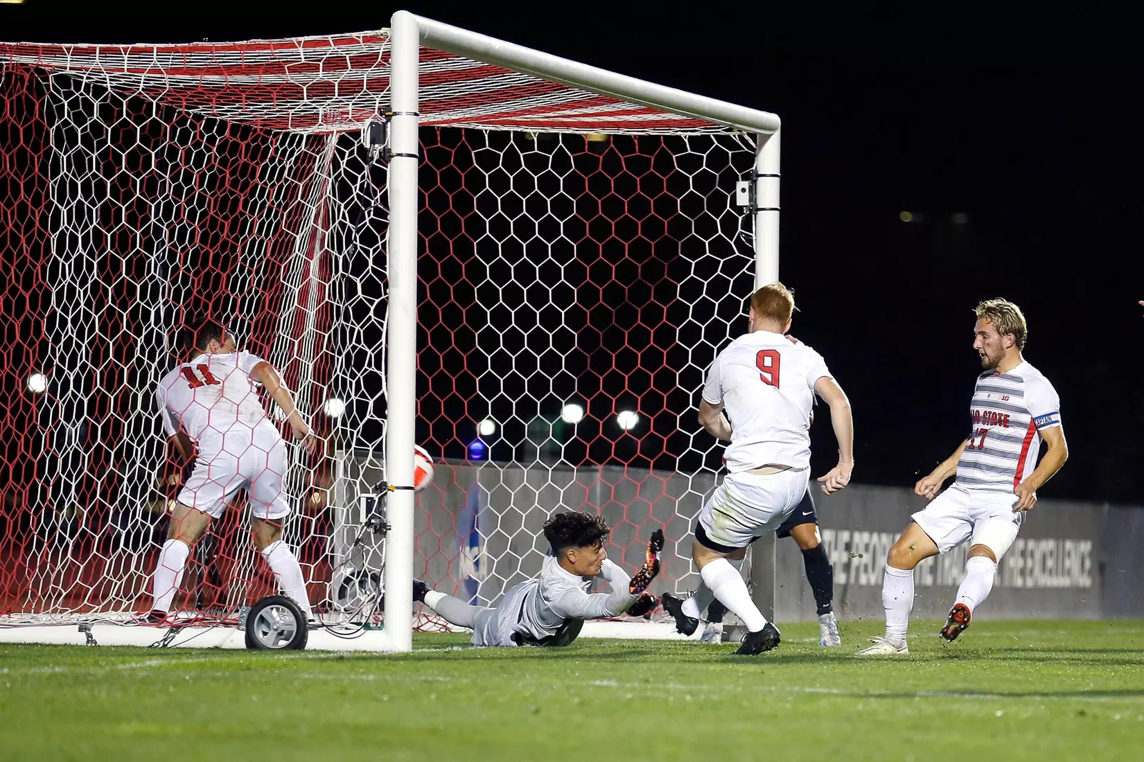 Ohio State Scores Twice in Final 45 to Down Vikings