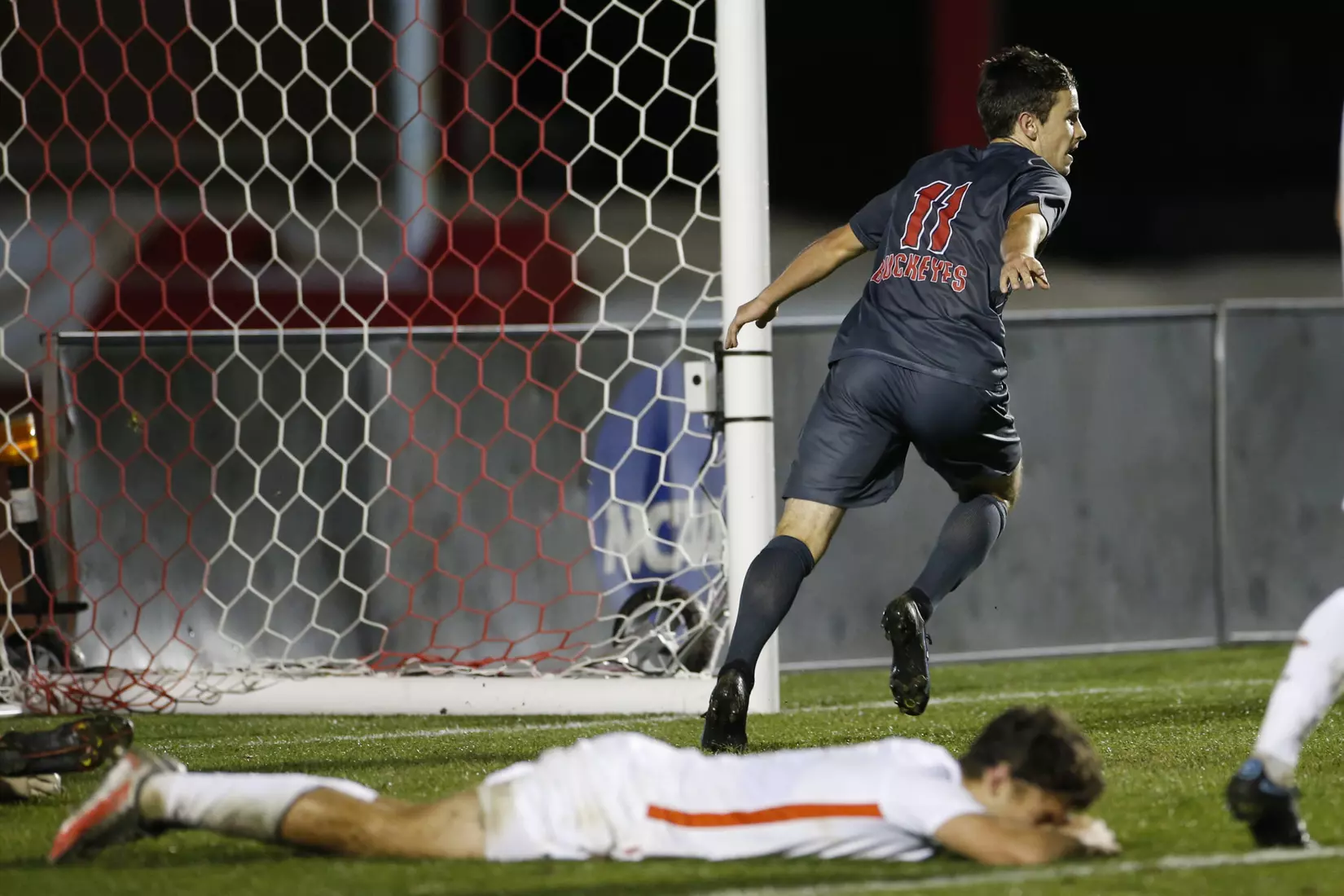 Etling, Green Star in Double Overtime Win over No. 17 Bowling Green