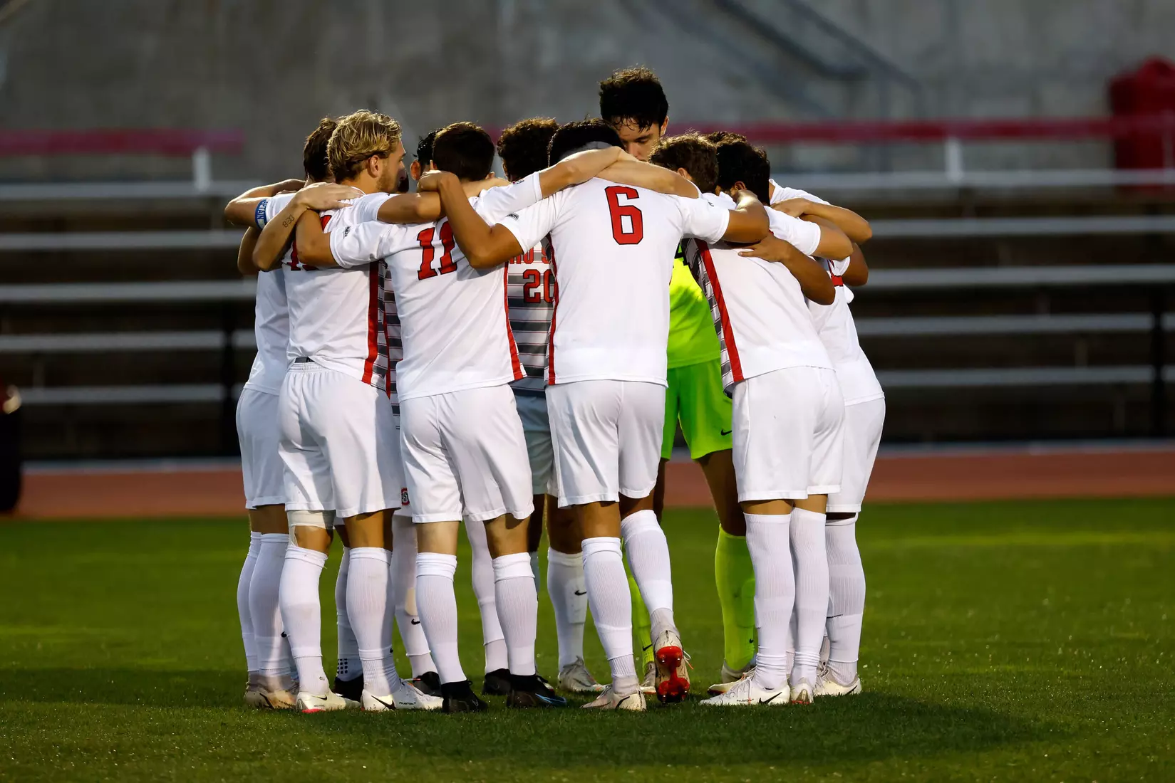 Ohio State Scores Twice in Final 45 to Down Vikings