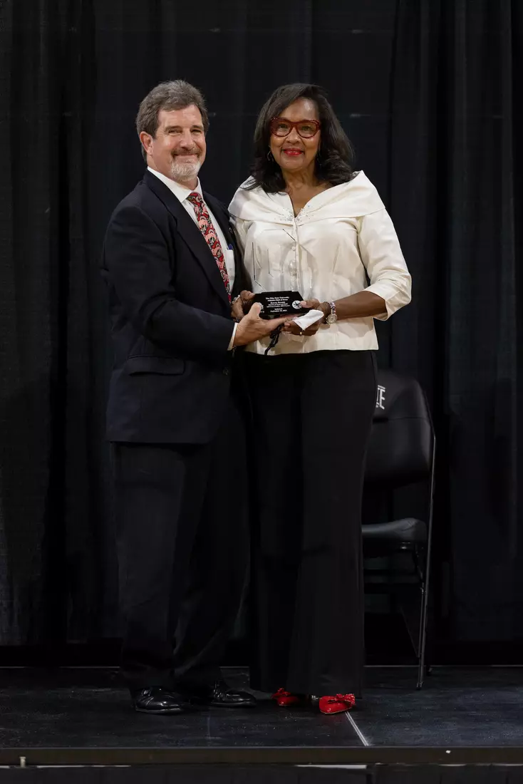 Hall of Fame Class of 2021 – Coach Karen Dennis