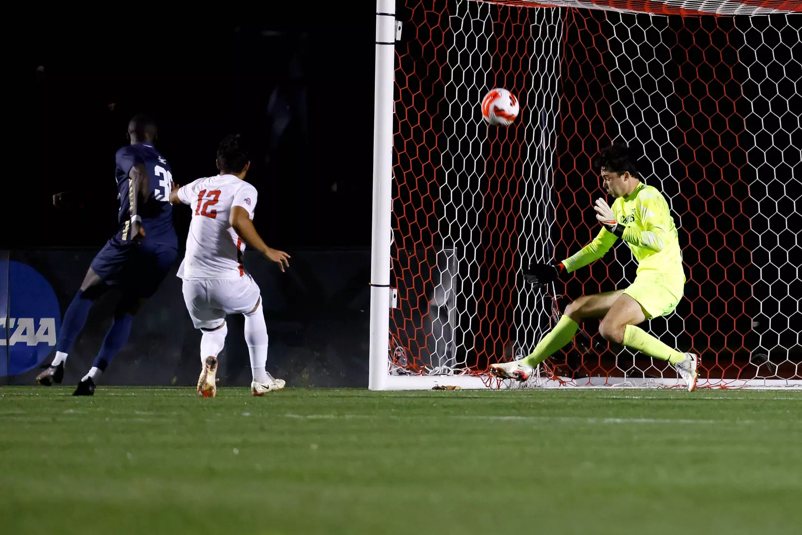 McLaughlin Earns Big Ten Defensive Honor