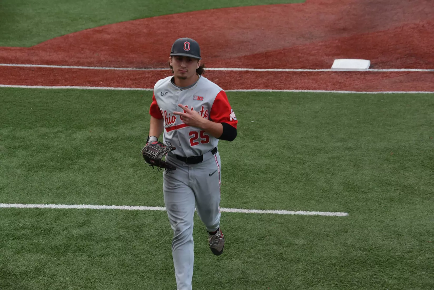 Gray Staves Off Scarlet, Wins 7-6 And Takes Series