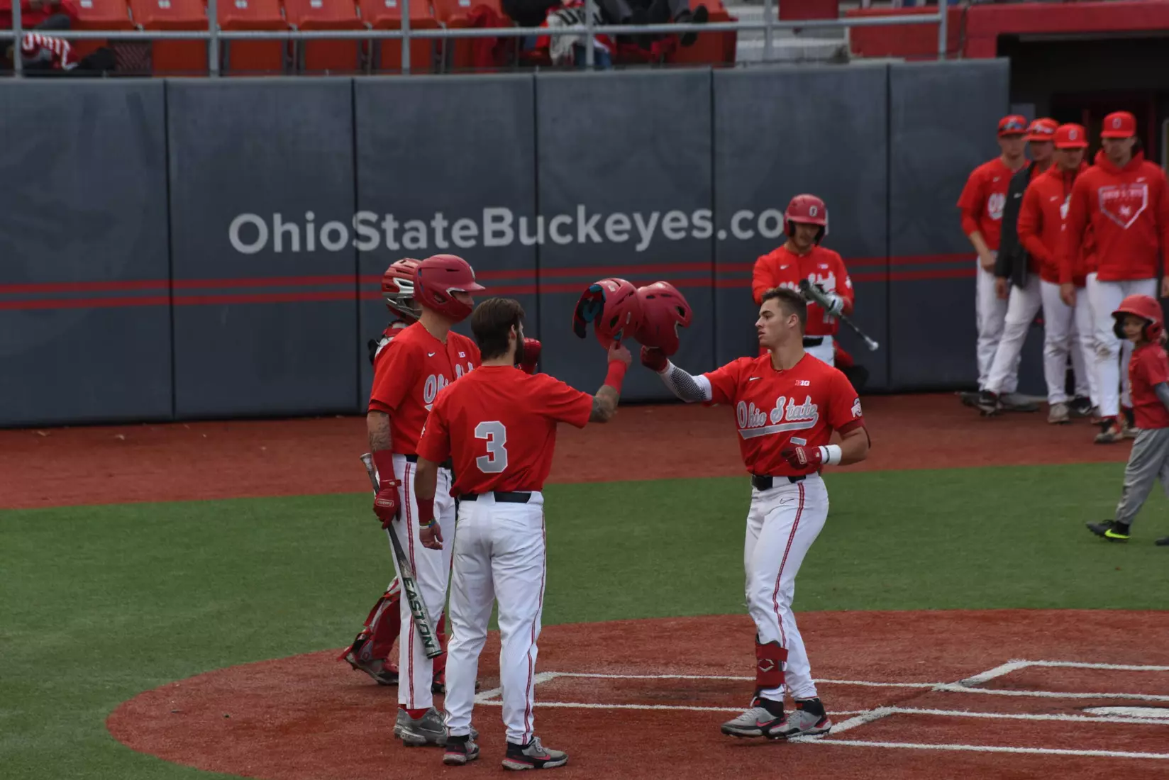 Gray Staves Off Scarlet, Wins 7-6 And Takes Series