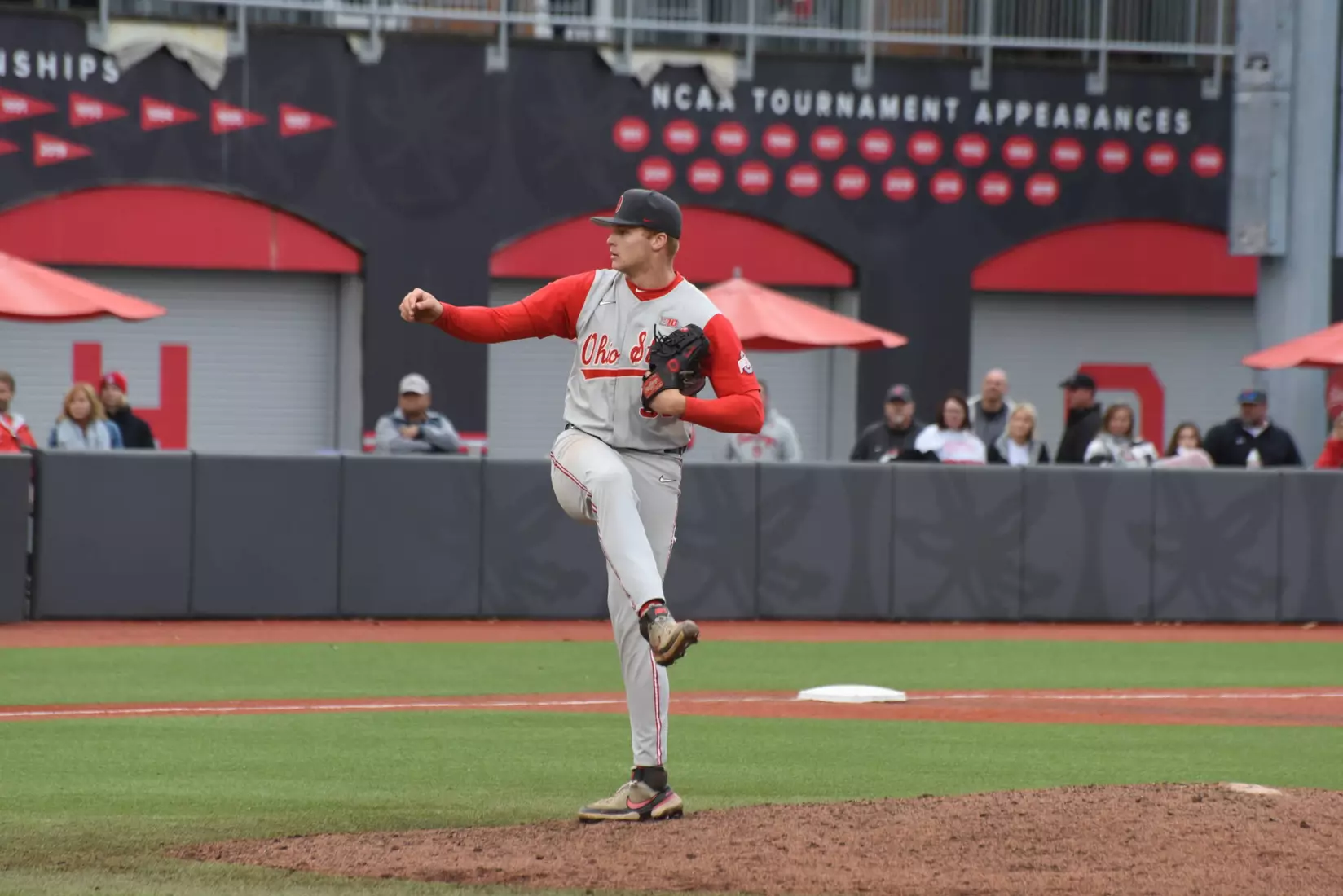 Gray Staves Off Scarlet, Wins 7-6 And Takes Series