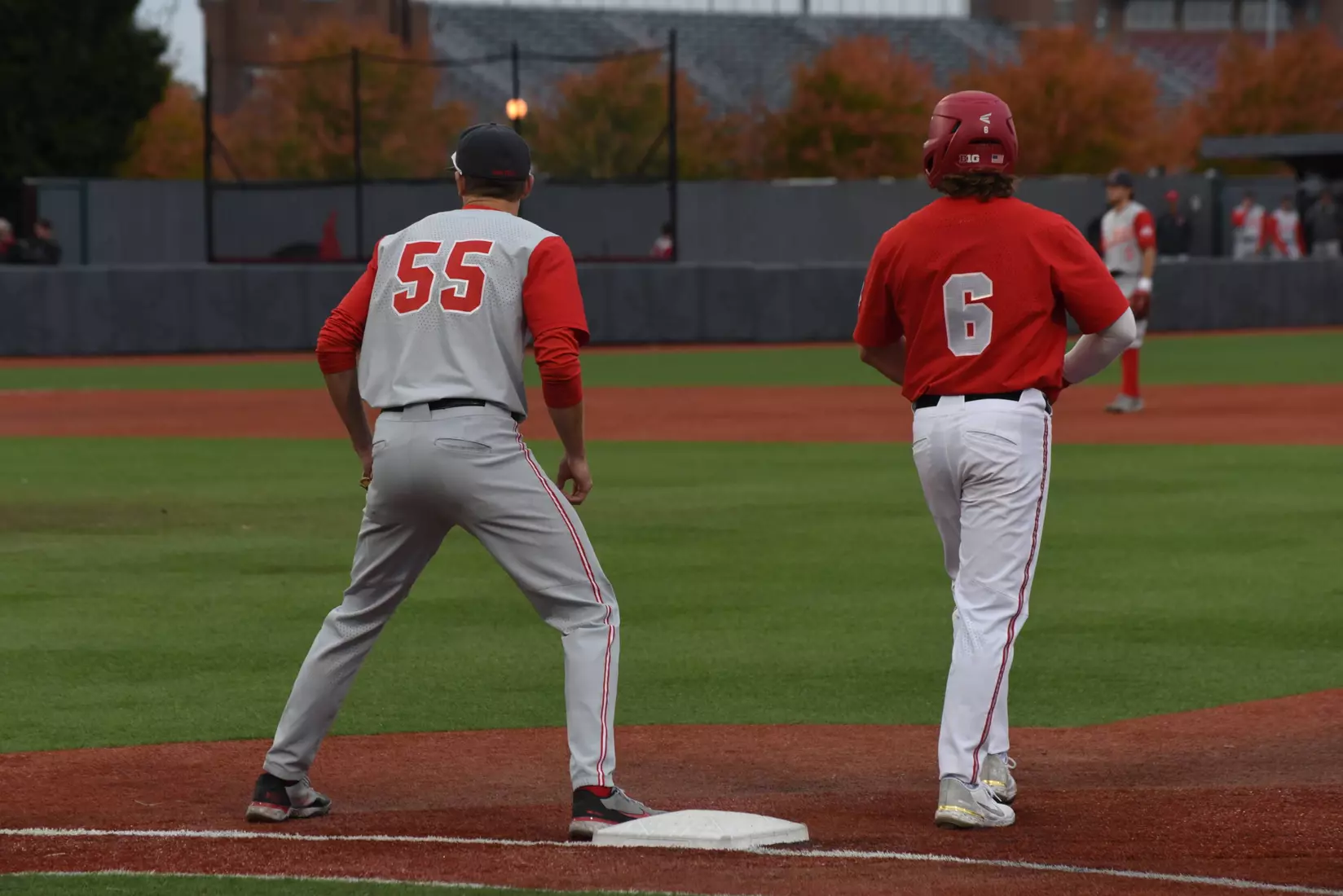 Gray Staves Off Scarlet, Wins 7-6 And Takes Series